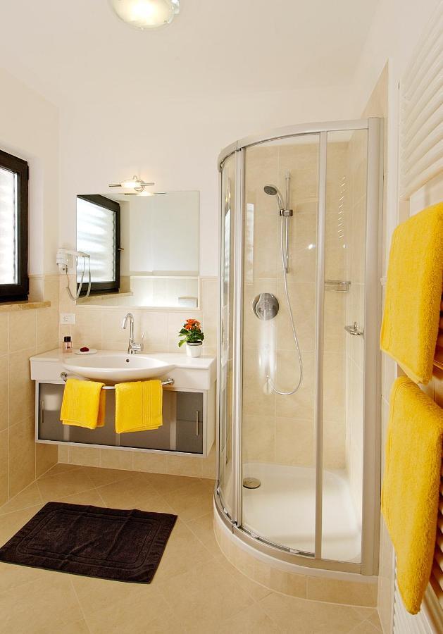 Residence Andrea Lagundo Bagian luar foto