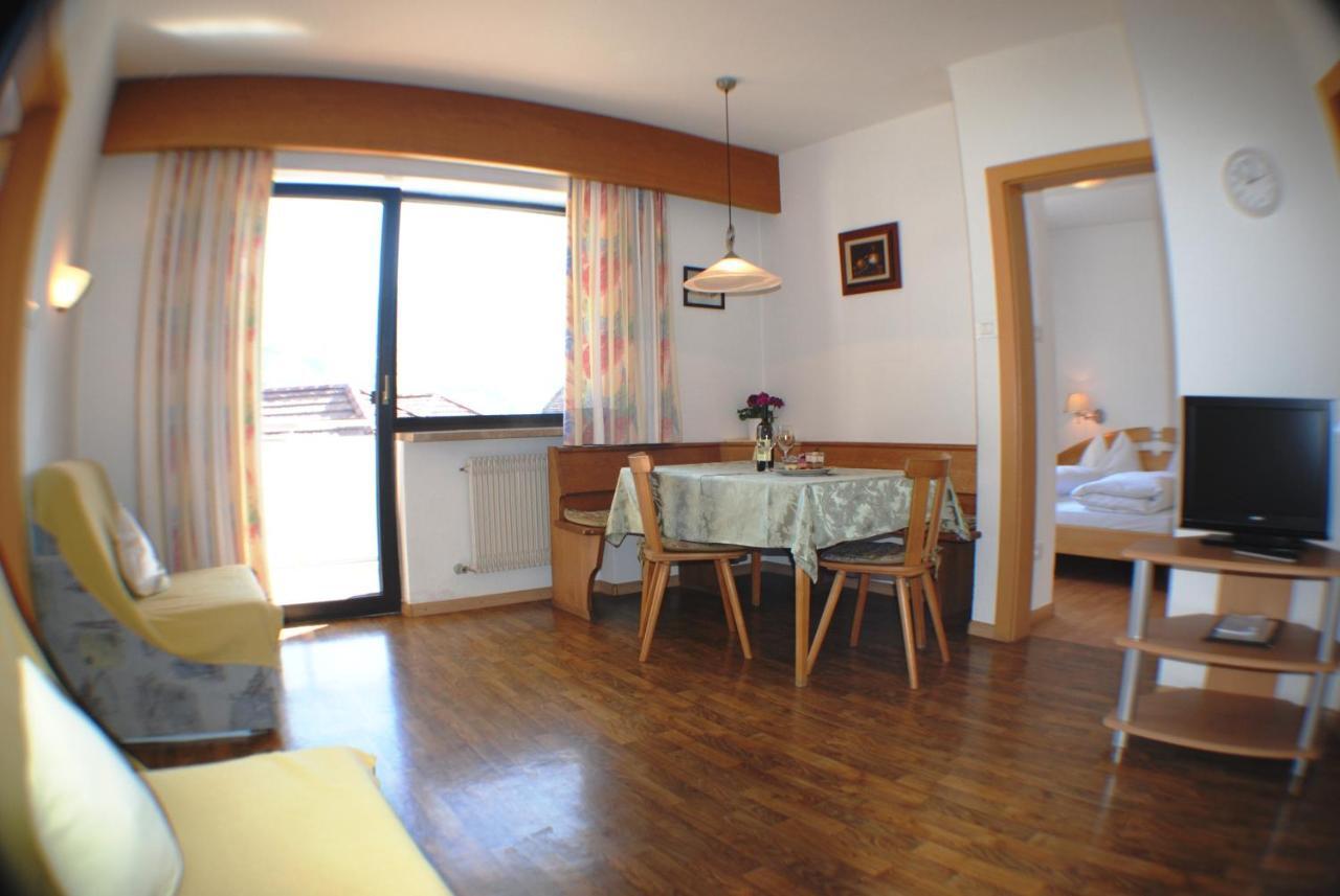 Residence Andrea Lagundo Bagian luar foto